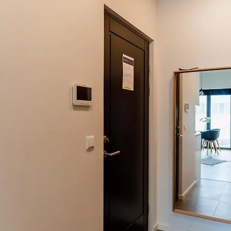 Dream - Modern In Centre *